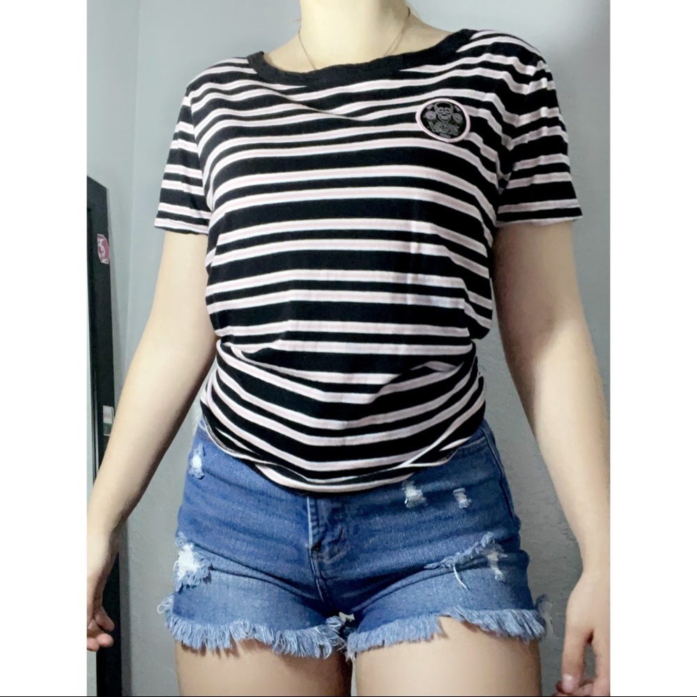 Vans off the wall logo striped shirt. Size medium. In great condition.